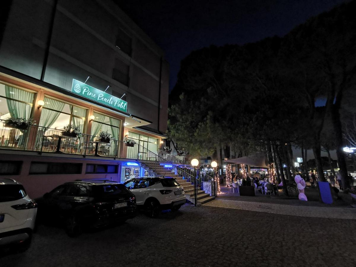 Hotel Pine Beach ロゾリーナ・マーレ エクステリア 写真