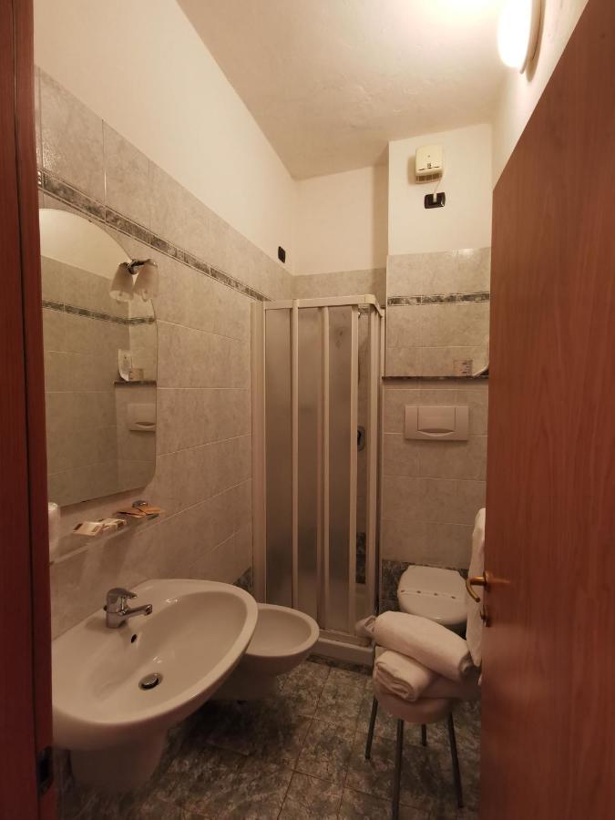 Hotel Pine Beach ロゾリーナ・マーレ エクステリア 写真