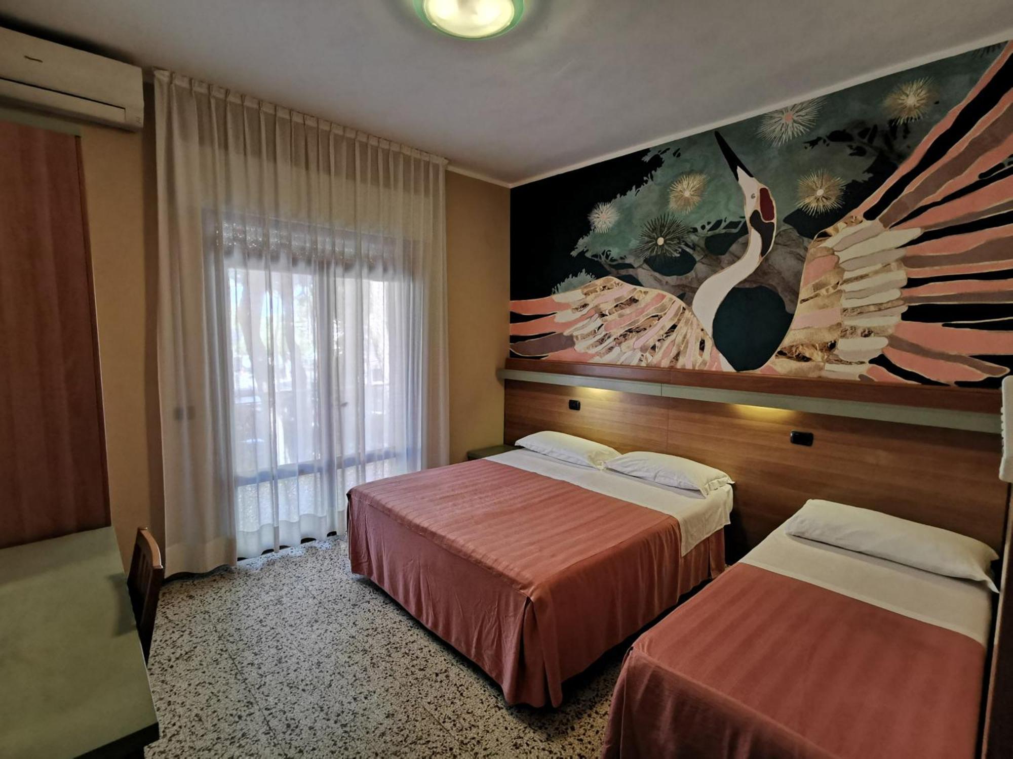 Hotel Pine Beach ロゾリーナ・マーレ エクステリア 写真