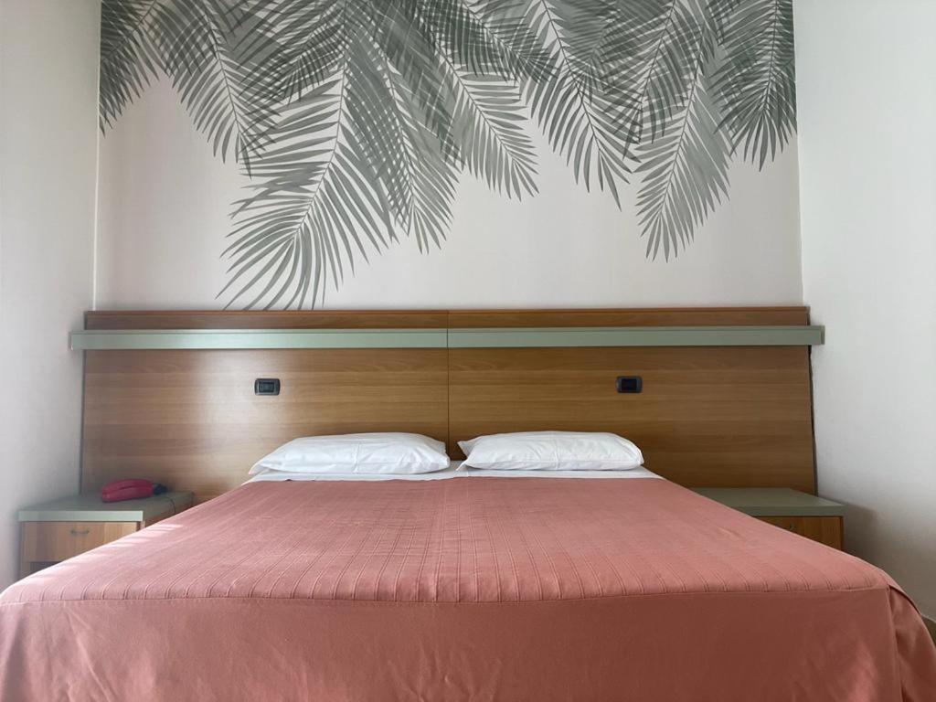 Hotel Pine Beach ロゾリーナ・マーレ エクステリア 写真
